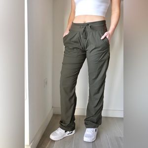 Lululemon Dance Studio Mid-Rise Cropped Pant / Jogger